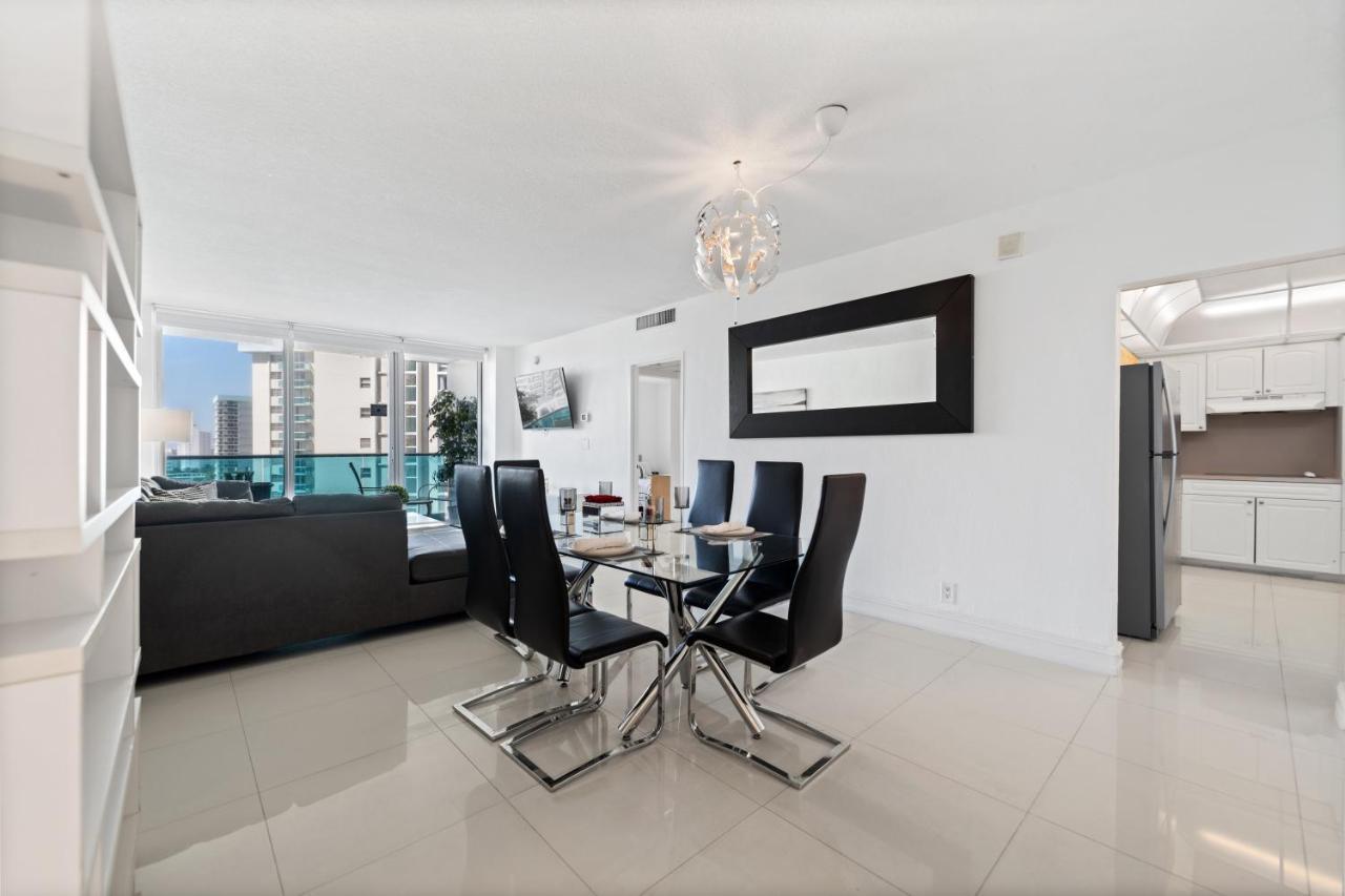 Luxury Beachfront Condo Private Beach Access, Pool & Game Room!!! Hollywood Buitenkant foto