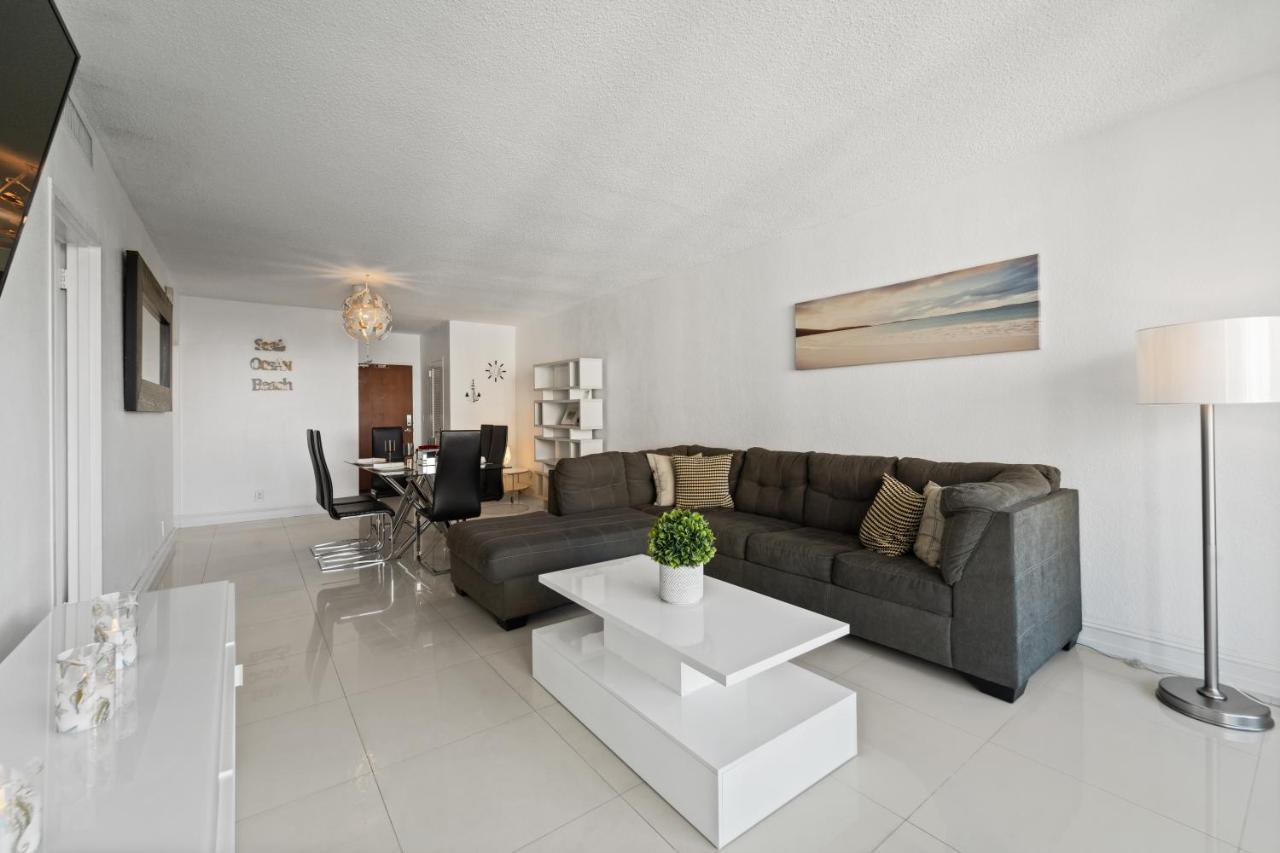Luxury Beachfront Condo Private Beach Access, Pool & Game Room!!! Hollywood Buitenkant foto