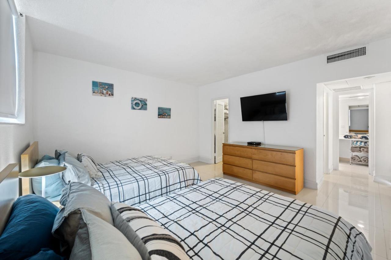 Luxury Beachfront Condo Private Beach Access, Pool & Game Room!!! Hollywood Buitenkant foto