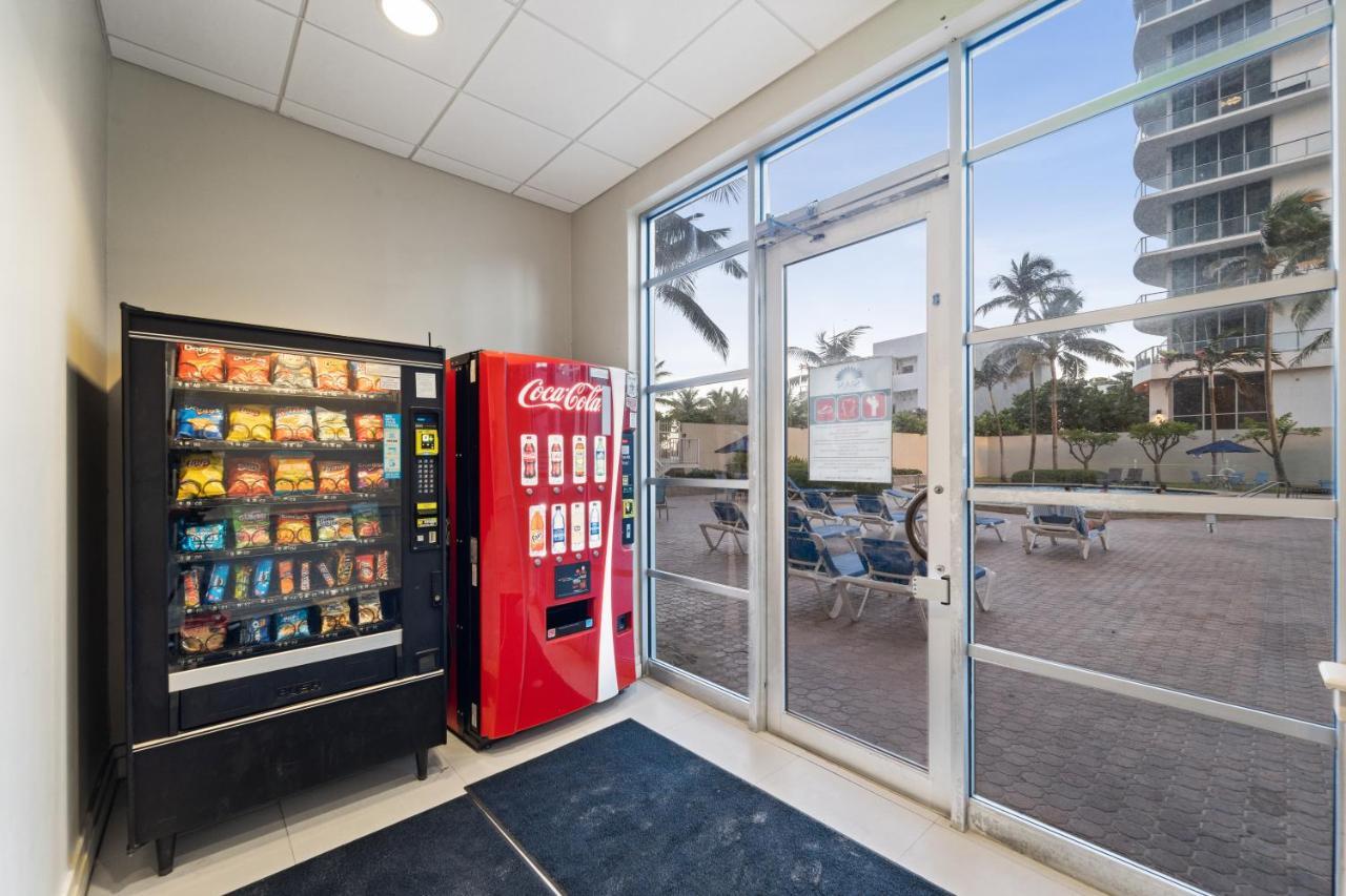 Luxury Beachfront Condo Private Beach Access, Pool & Game Room!!! Hollywood Buitenkant foto