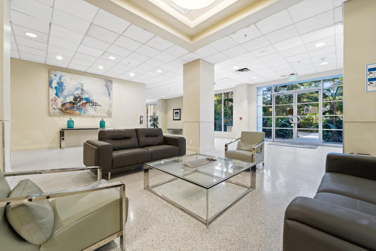 Luxury Beachfront Condo Private Beach Access, Pool & Game Room!!! Hollywood Buitenkant foto